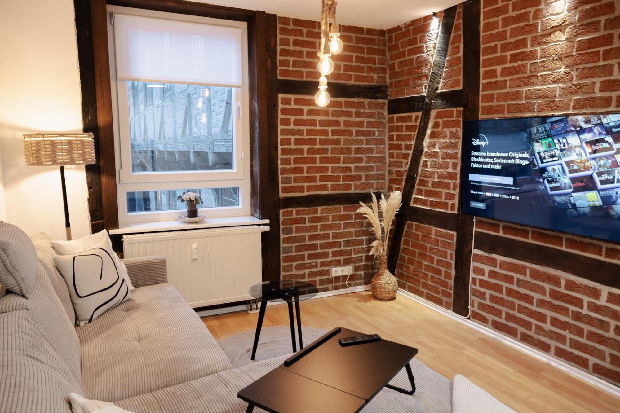 Jasta Homes Altstadt, Zentral, Ueberdachter Parkplatz, Netflix, Vollausstattung, Loft, Modern Und Komfort Hamelin Extérieur photo