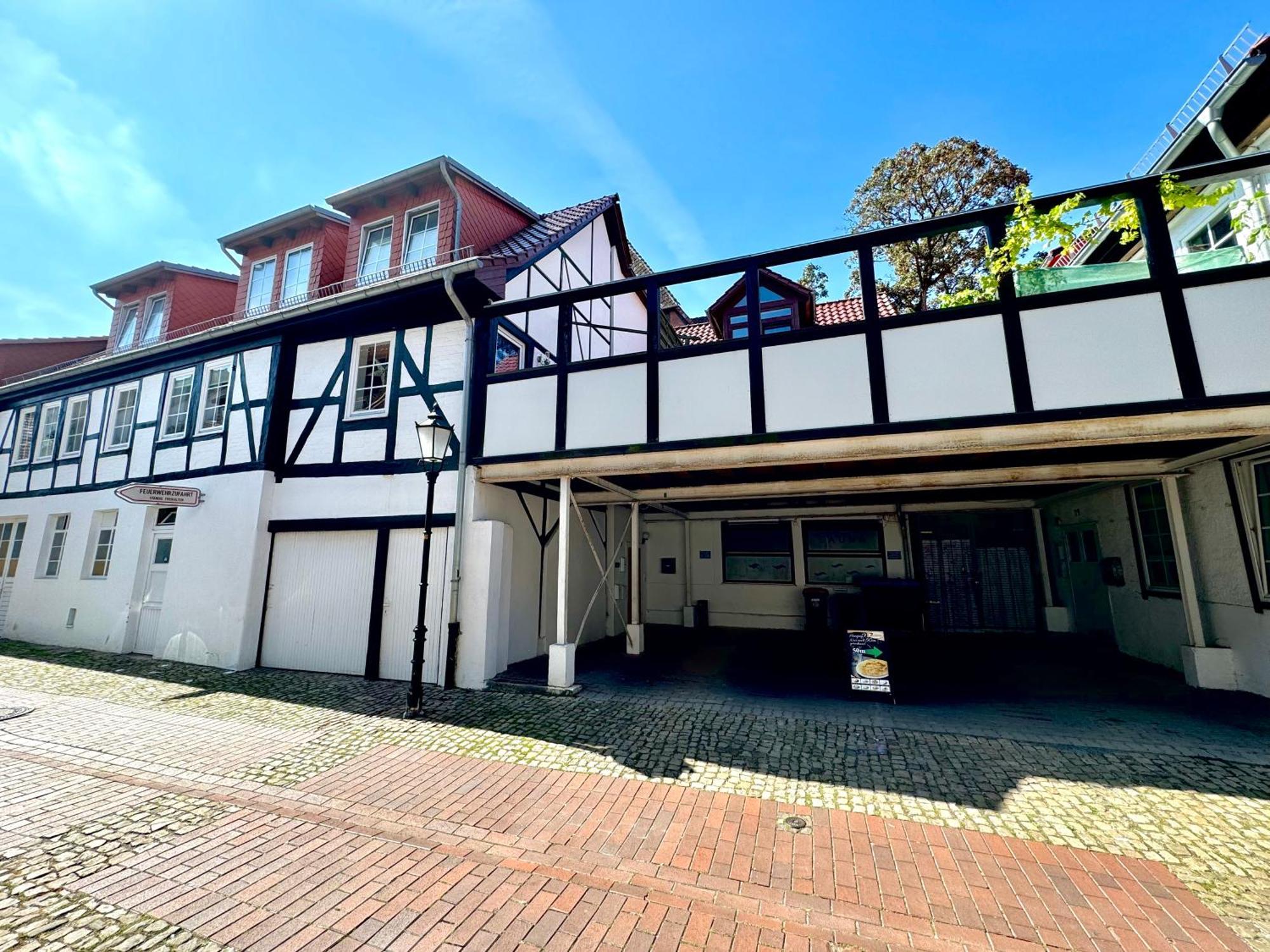 Jasta Homes Altstadt, Zentral, Ueberdachter Parkplatz, Netflix, Vollausstattung, Loft, Modern Und Komfort Hamelin Extérieur photo